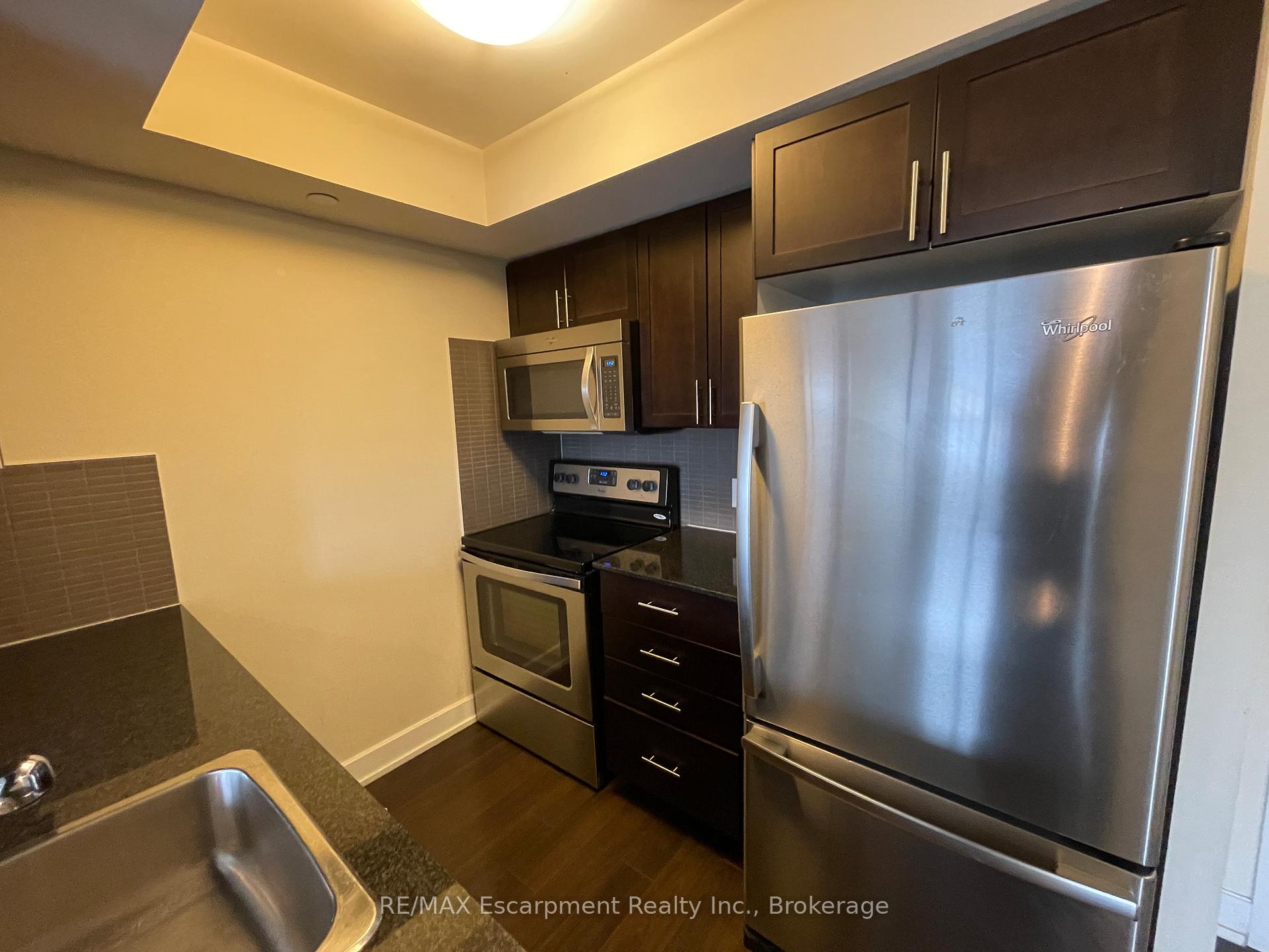 Photo 9 of Unit 907, 6 Eva Road, Etobicoke, Etobicoke West Mall — HOMEH