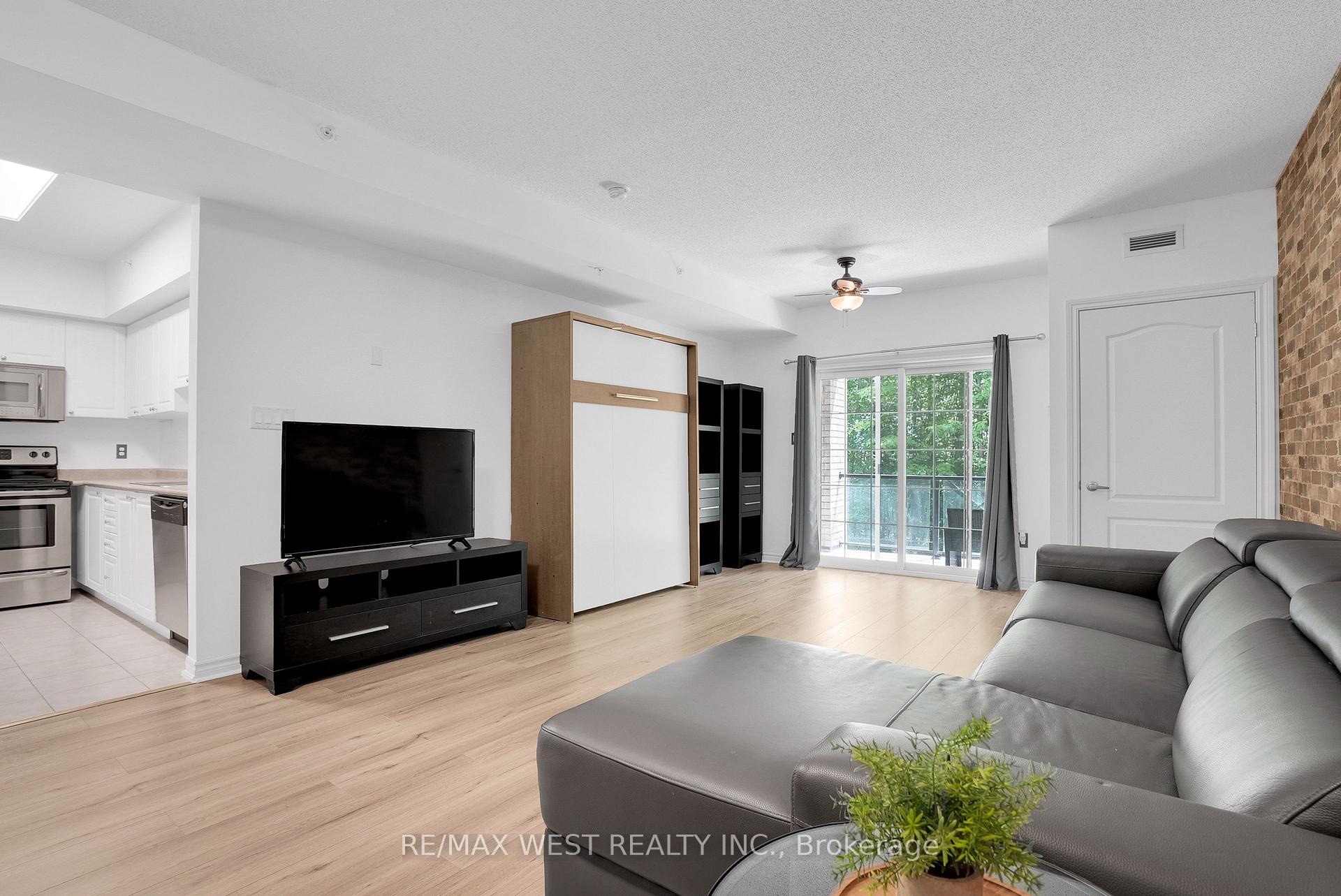 Photo 4 of Unit 110, 41 Ferndale Drive S, Barrie, Ardagh — HOMEH