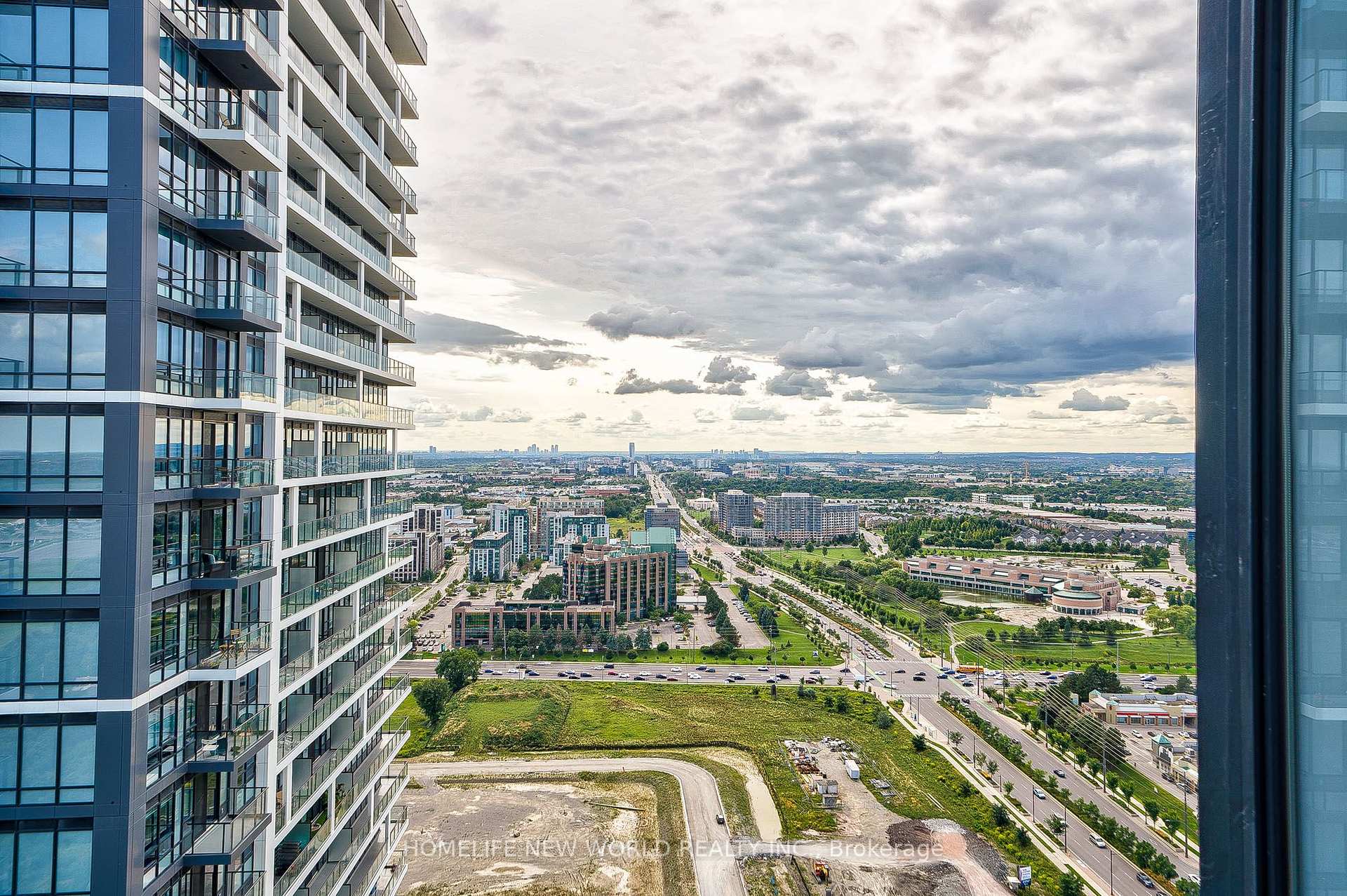 Photo 38 of Unit 3905, 18 Water Walk Drive, Markham, Unionville — HOMEH