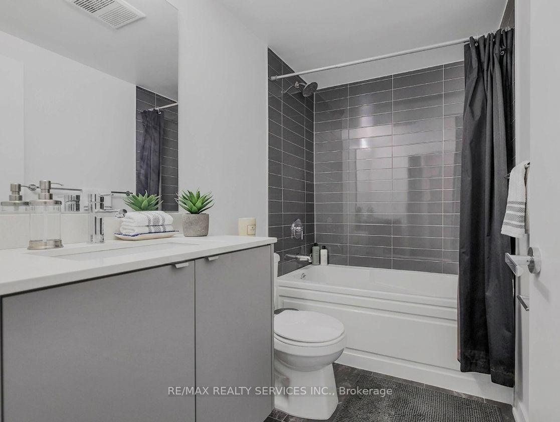 Photo 14 of Unit A412, 3210 Dakota Common, Burlington, Alton — HOMEH