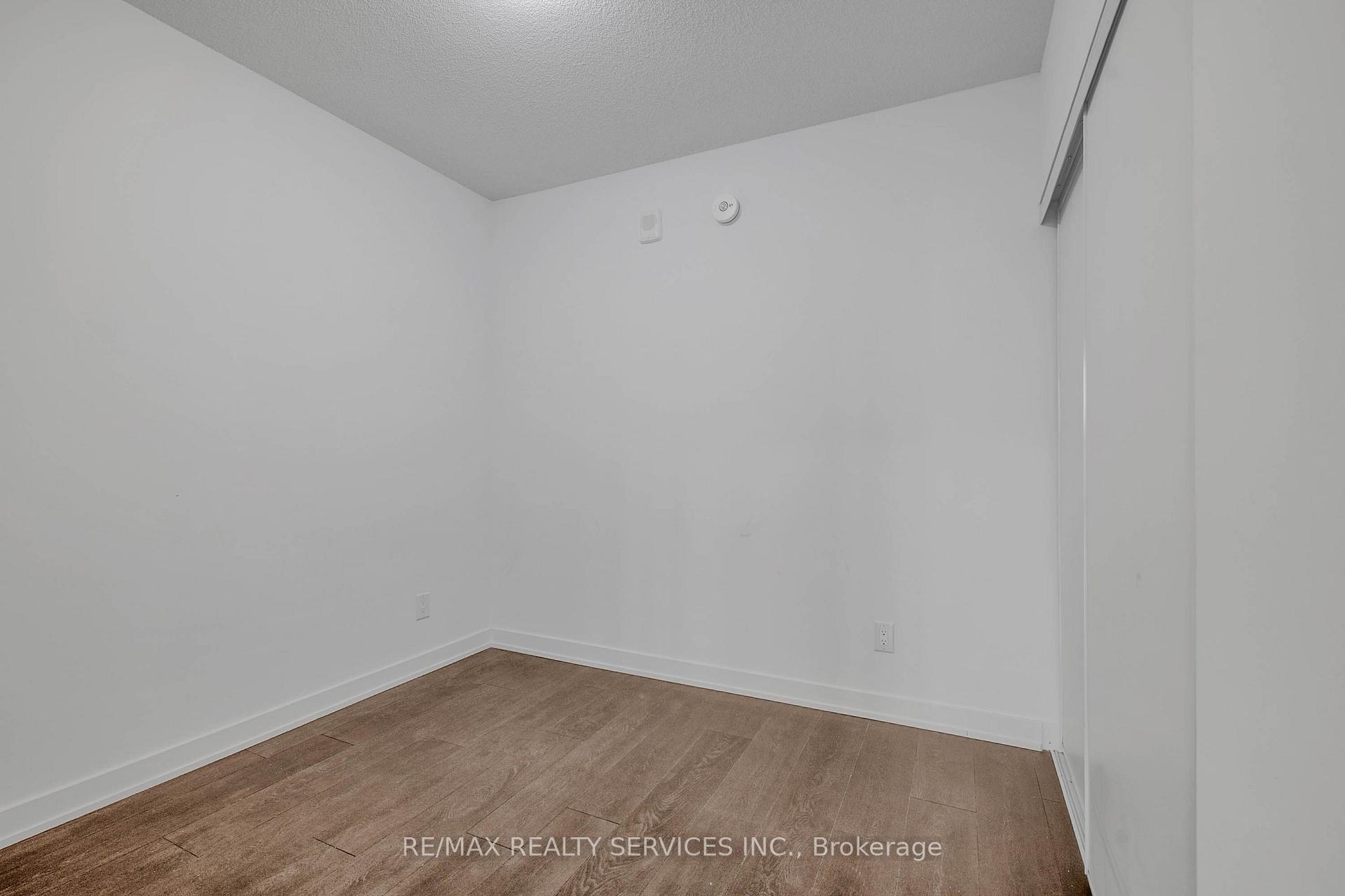 Photo 15 of Unit A412, 3210 Dakota Common, Burlington, Alton — HOMEH