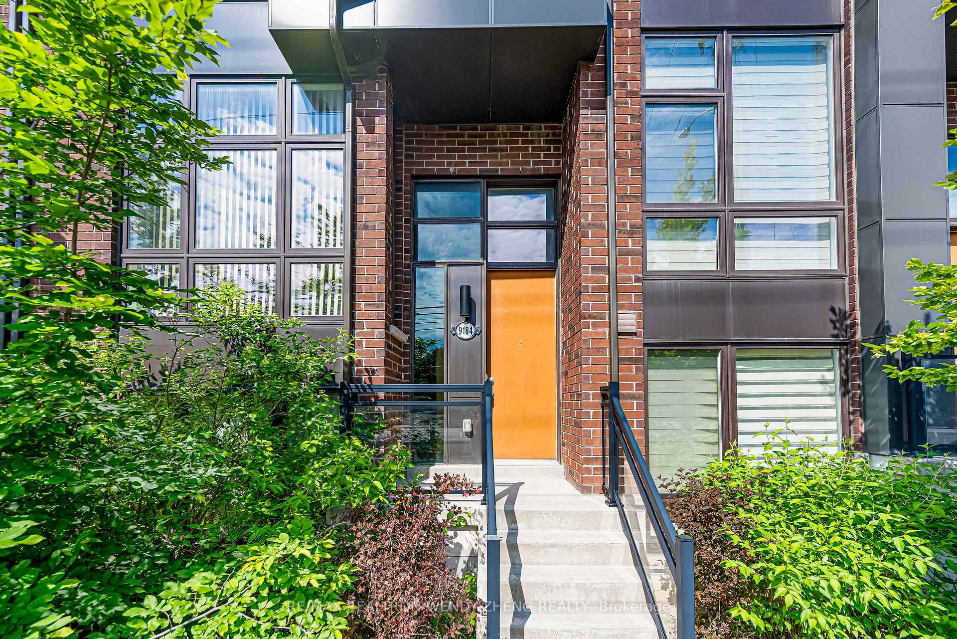 Photo 3 of 9184 Bathurst Street, Vaughan, Patterson — HOMEH