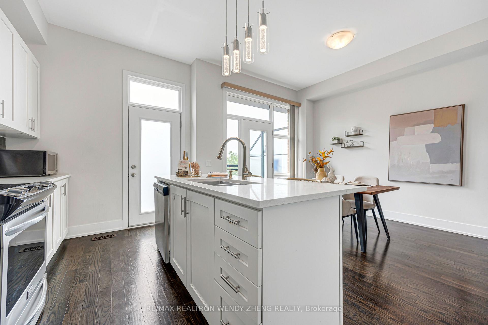 Photo 8 of 9184 Bathurst Street, Vaughan, Patterson — HOMEH
