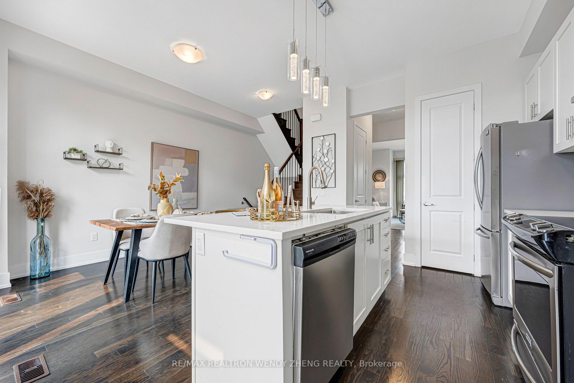 Photo 10 of 9184 Bathurst Street, Vaughan, Patterson — HOMEH