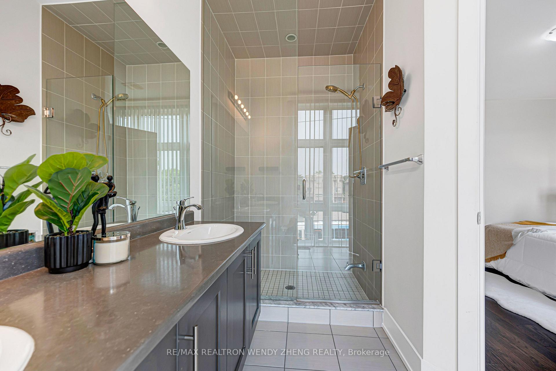 Photo 25 of 9184 Bathurst Street, Vaughan, Patterson — HOMEH