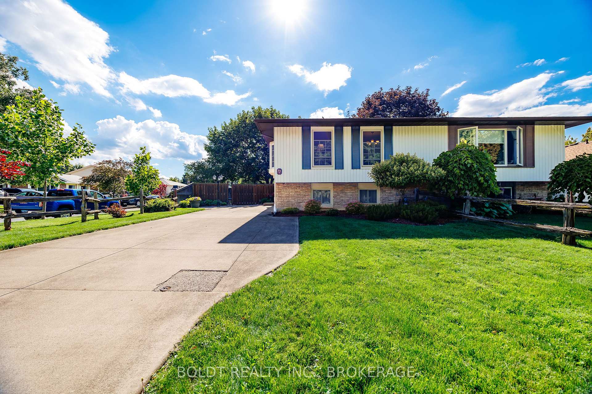 Photo 4 of 77 Elma Street, St. Catharines, Lakeport — HOMEH