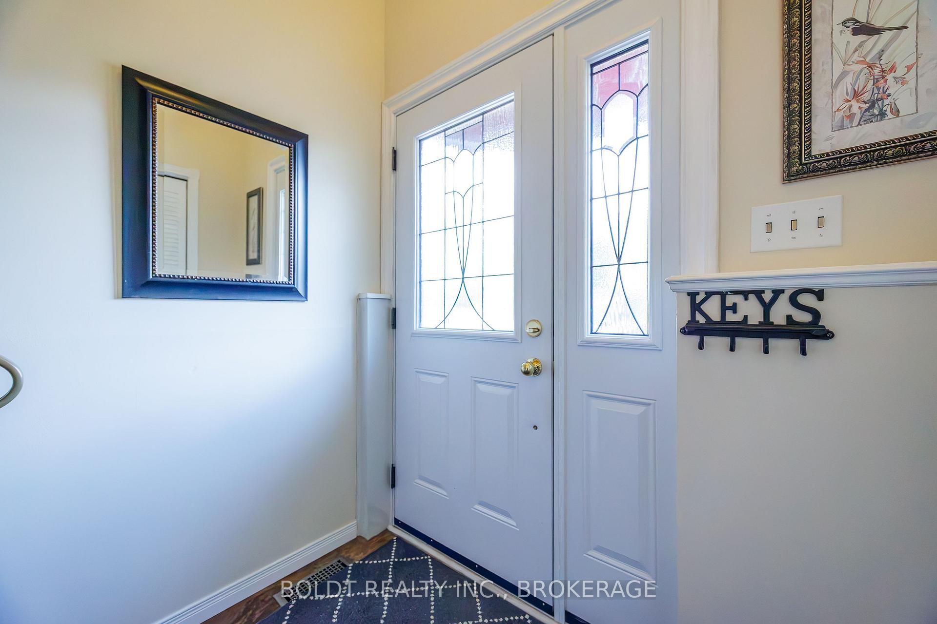 Photo 5 of 77 Elma Street, St. Catharines, Lakeport — HOMEH