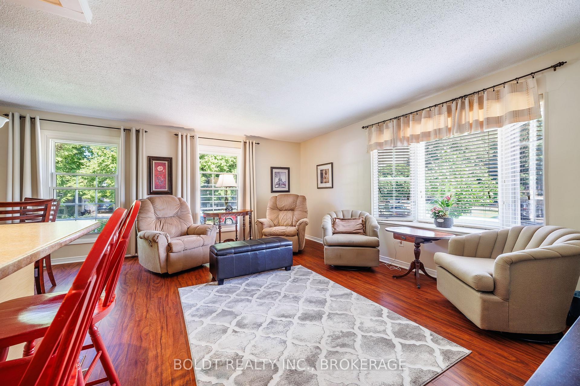 Photo 6 of 77 Elma Street, St. Catharines, Lakeport — HOMEH