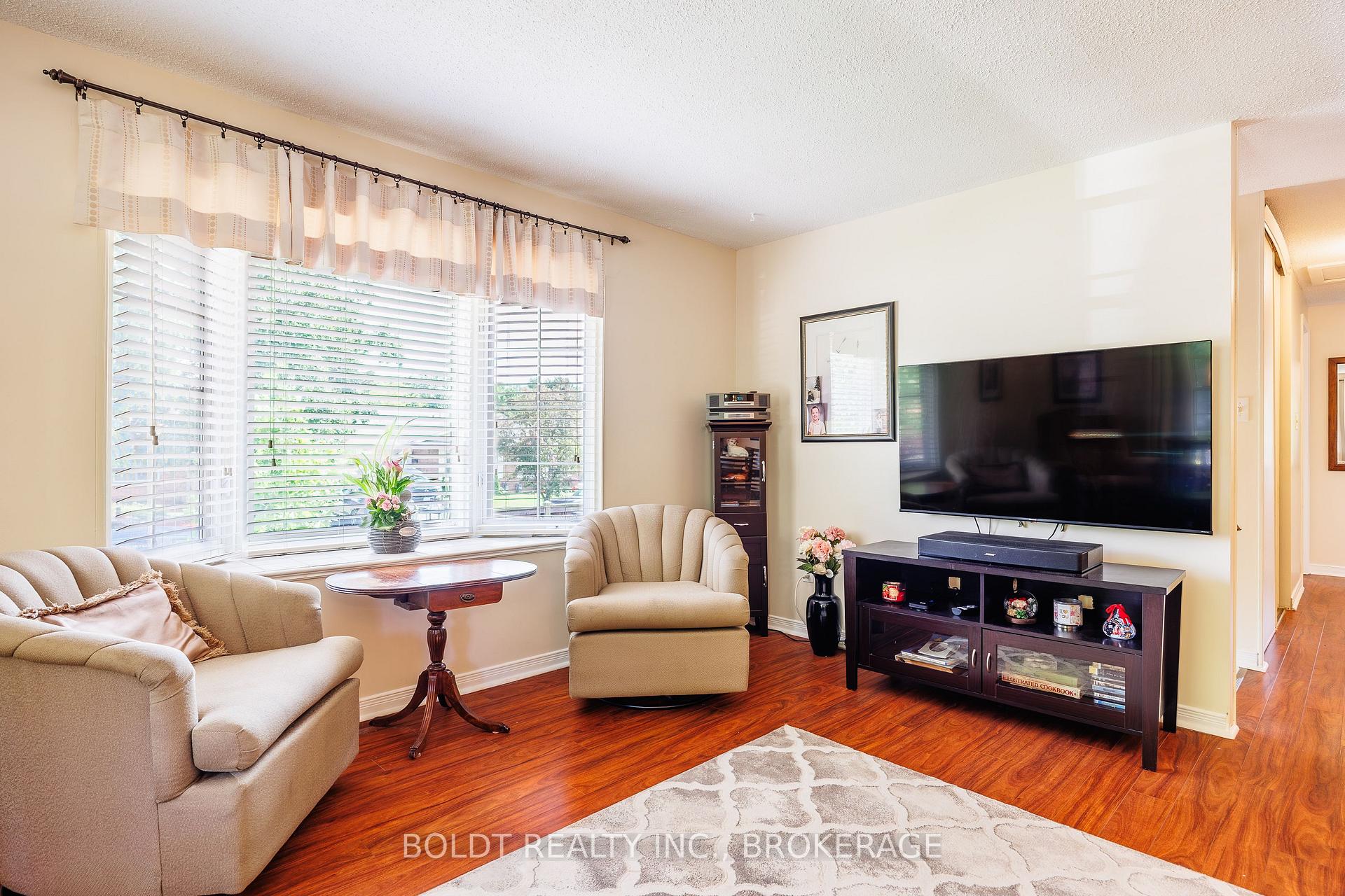 Photo 7 of 77 Elma Street, St. Catharines, Lakeport — HOMEH