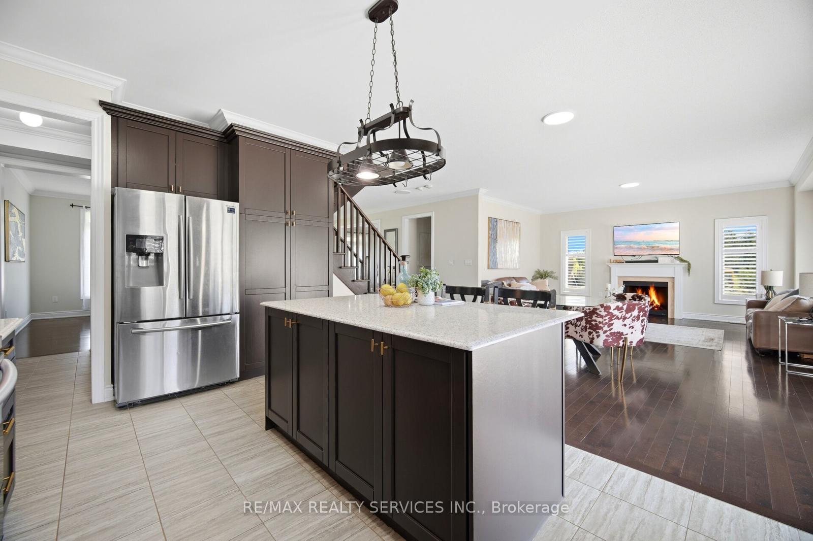 Photo 16 of 26 Country Meadows Drive, Amaranth, Rural Amaranth — HOMEH