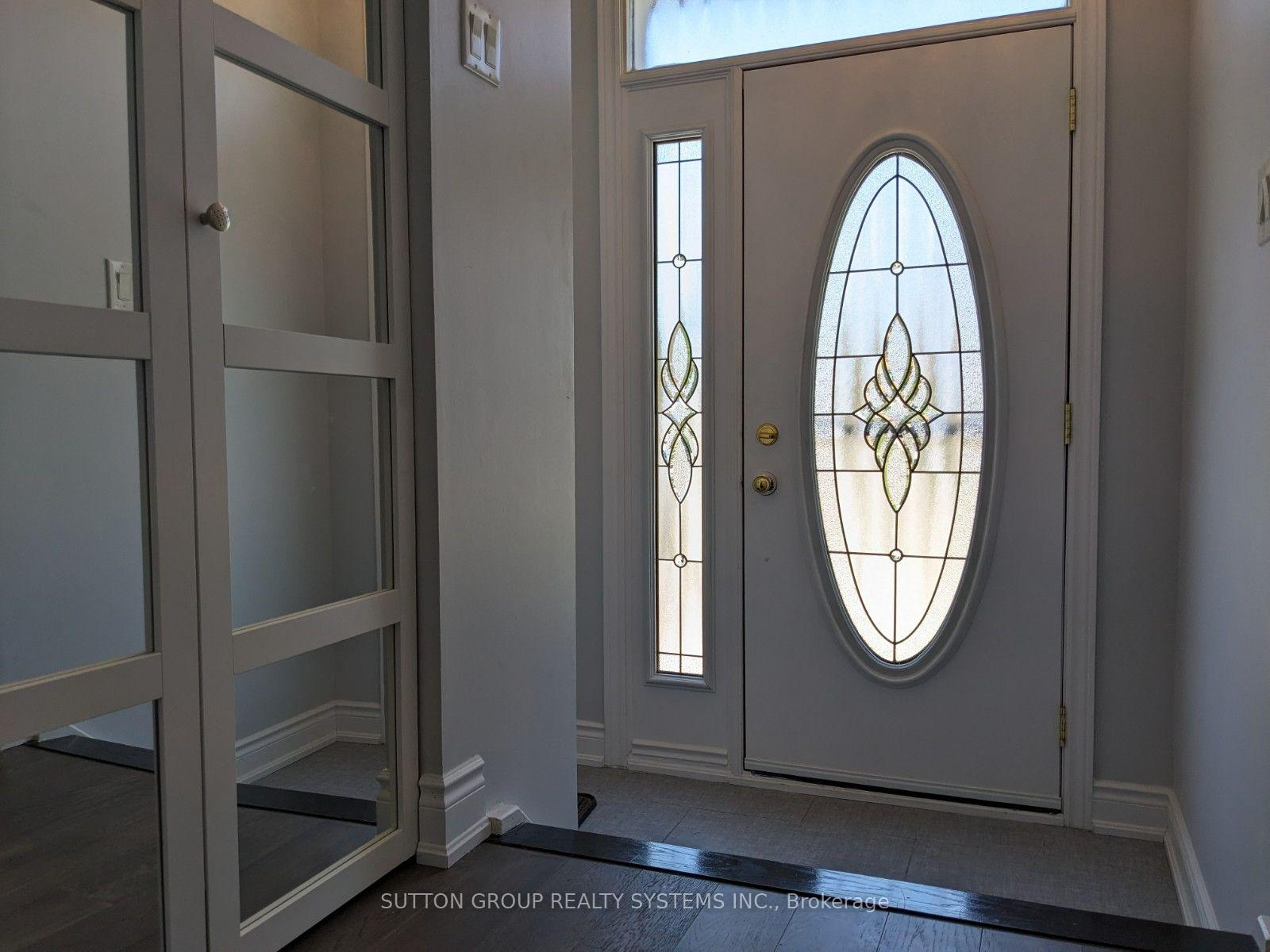 Photo 3 of 297 Balmoral Drive, Brampton, Avondale — HOMEH