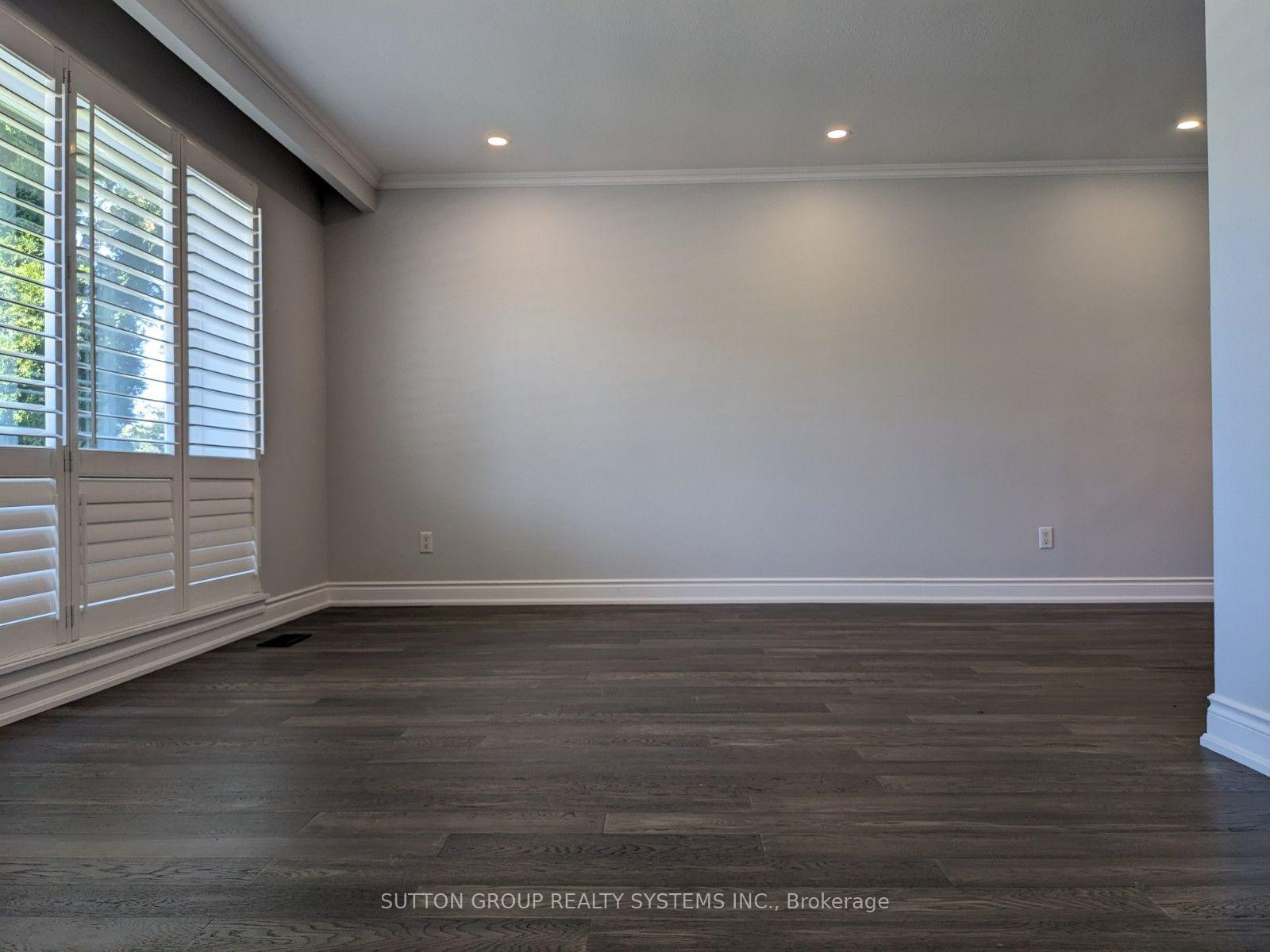Photo 4 of 297 Balmoral Drive, Brampton, Avondale — HOMEH