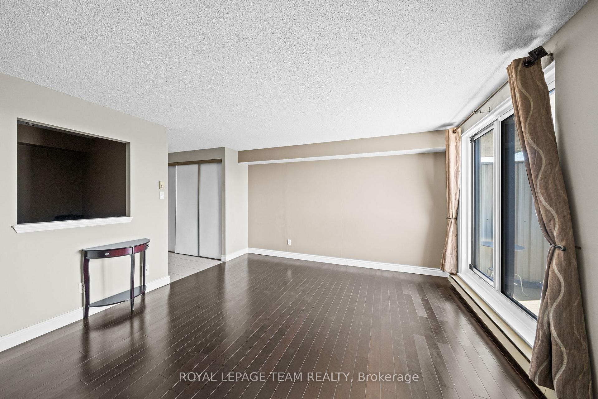 Photo 6 of Unit 1705, 199 Kent Street, Ottawa, Ottawa Centre — HOMEH