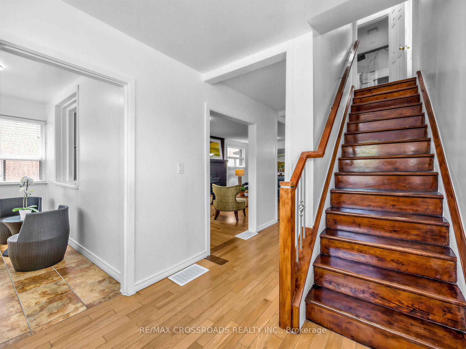 Photo 5 of 80 Gray Avenue, Toronto, Rockcliffe-Smythe — HOMEH