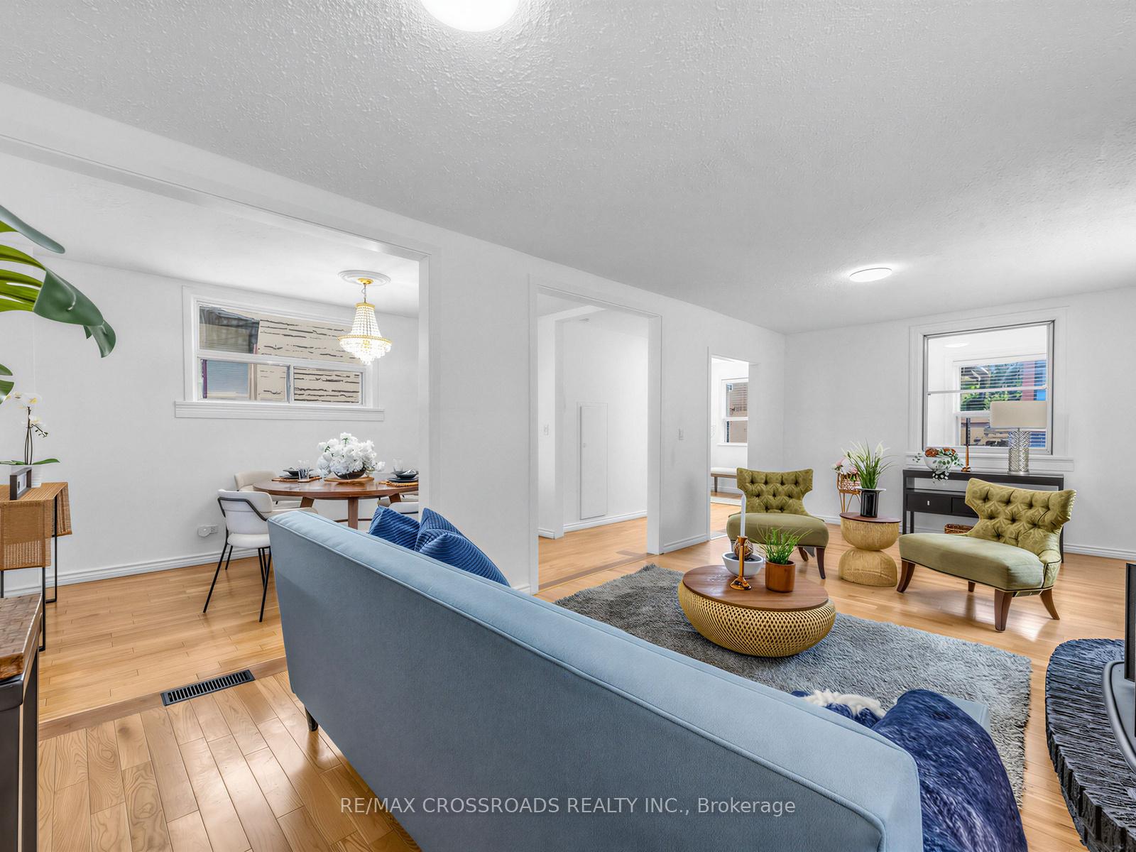 Photo 6 of 80 Gray Avenue, Toronto, Rockcliffe-Smythe — HOMEH