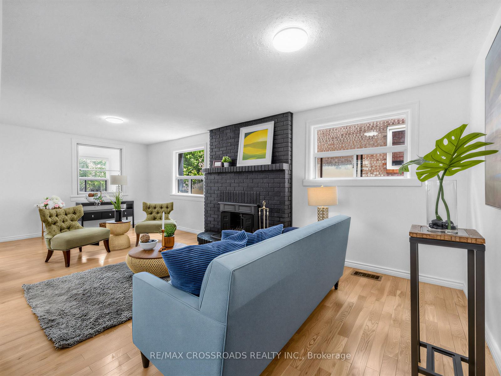 Photo 7 of 80 Gray Avenue, Toronto, Rockcliffe-Smythe — HOMEH