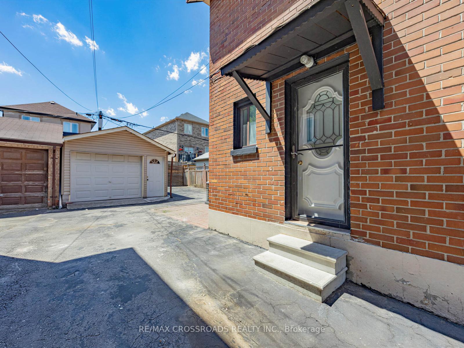Photo 29 of 80 Gray Avenue, Toronto, Rockcliffe-Smythe — HOMEH