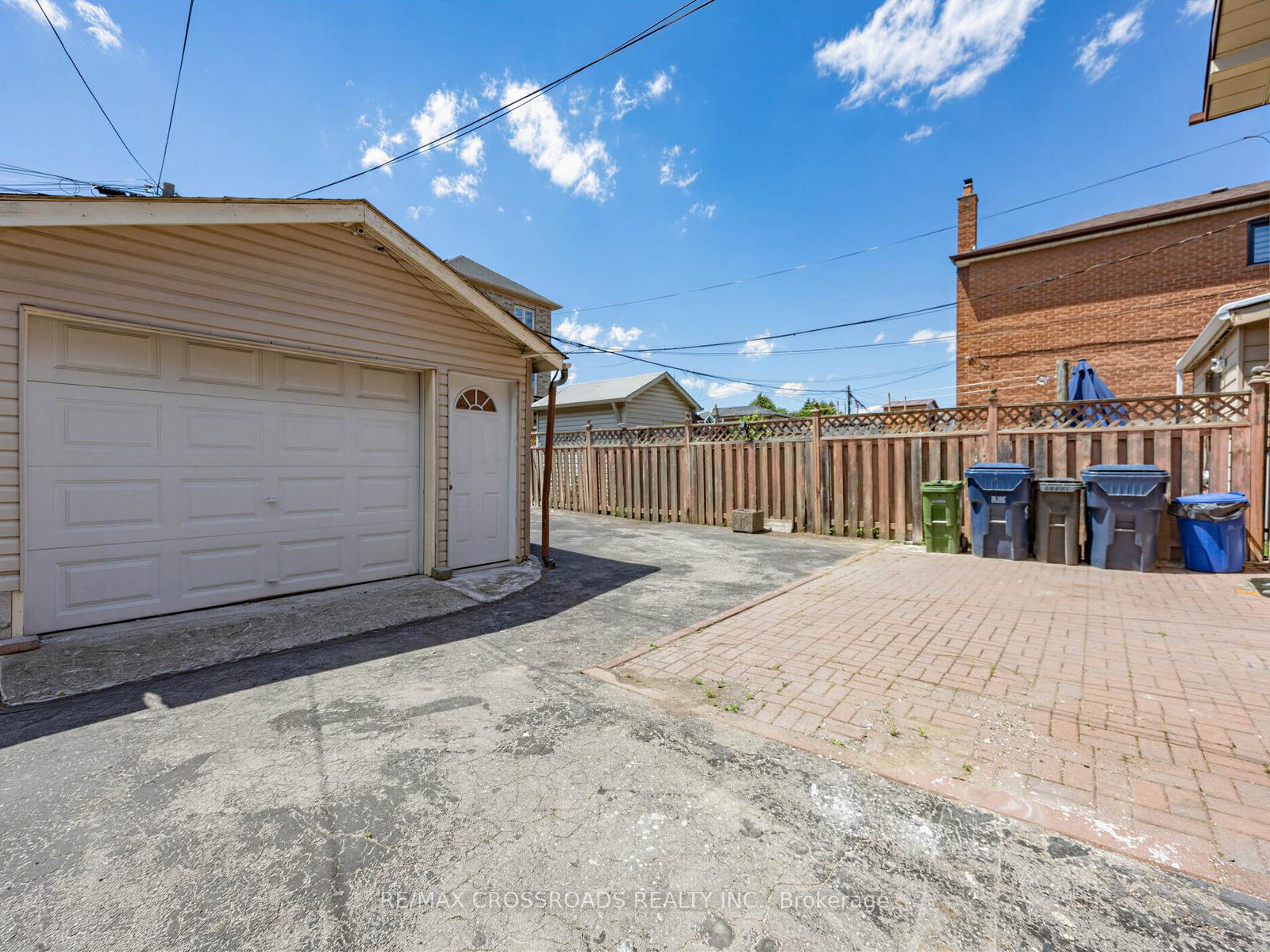 Photo 30 of 80 Gray Avenue, Toronto, Rockcliffe-Smythe — HOMEH