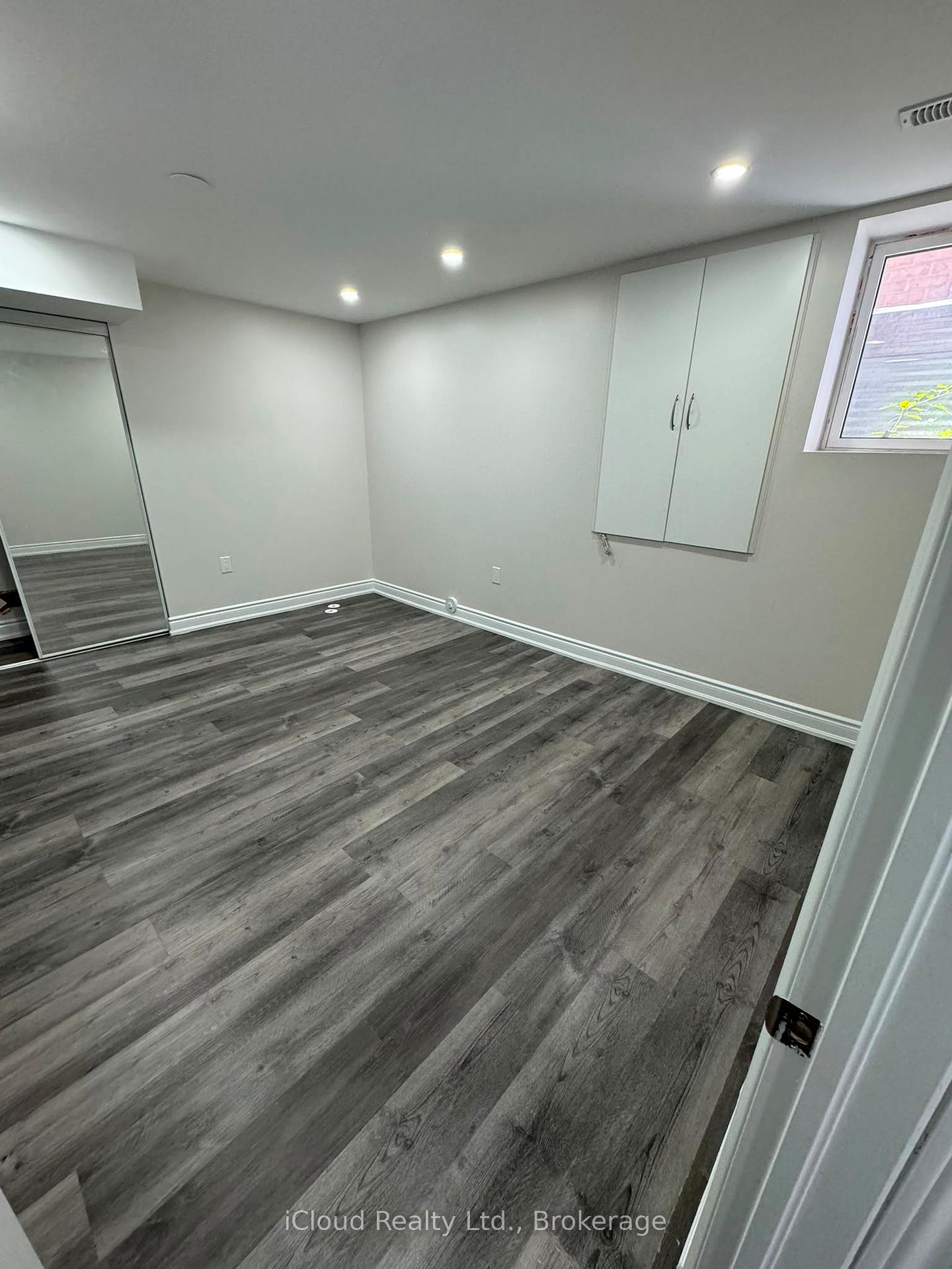 Photo 5 of 35 Velvet Grass Lane, Brampton, Sandringham-Wellington — HOMEH