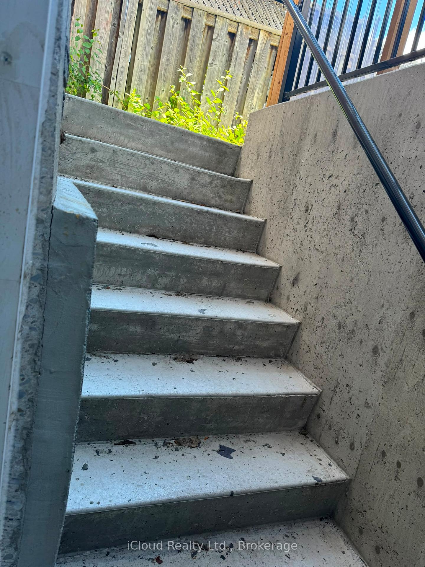 Photo 11 of 35 Velvet Grass Lane, Brampton, Sandringham-Wellington — HOMEH