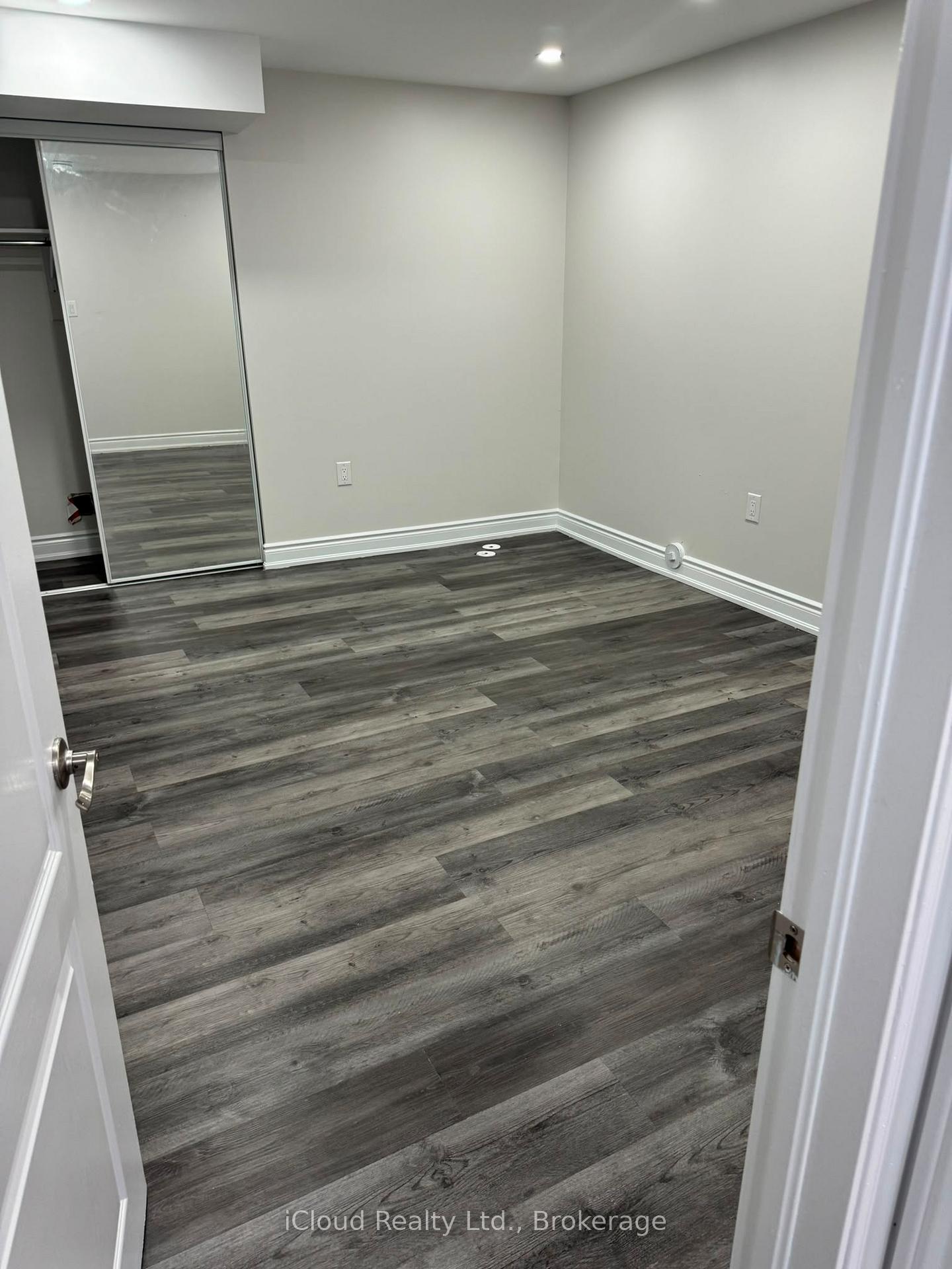 Photo 12 of 35 Velvet Grass Lane, Brampton, Sandringham-Wellington — HOMEH
