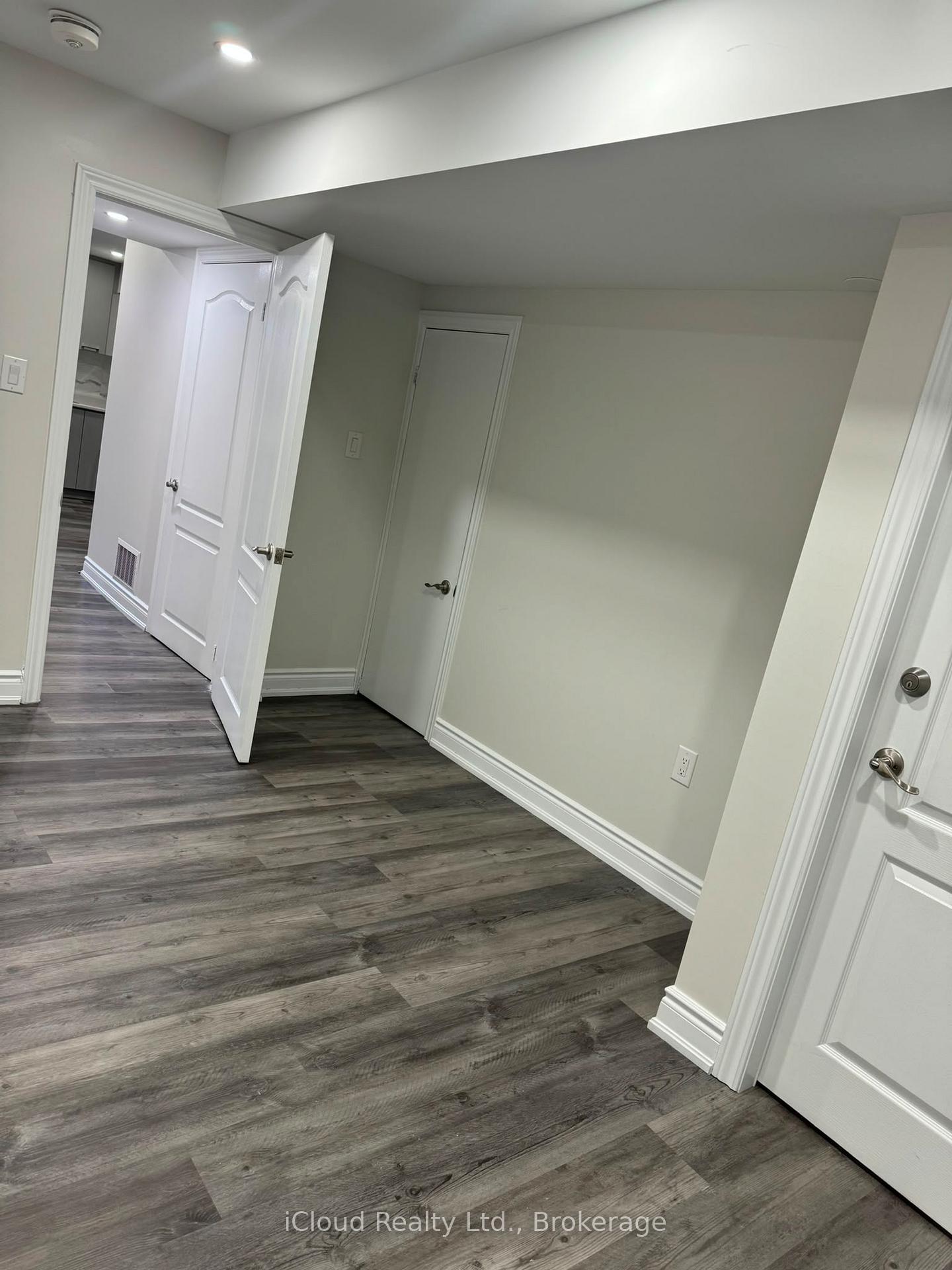 Photo 13 of 35 Velvet Grass Lane, Brampton, Sandringham-Wellington — HOMEH