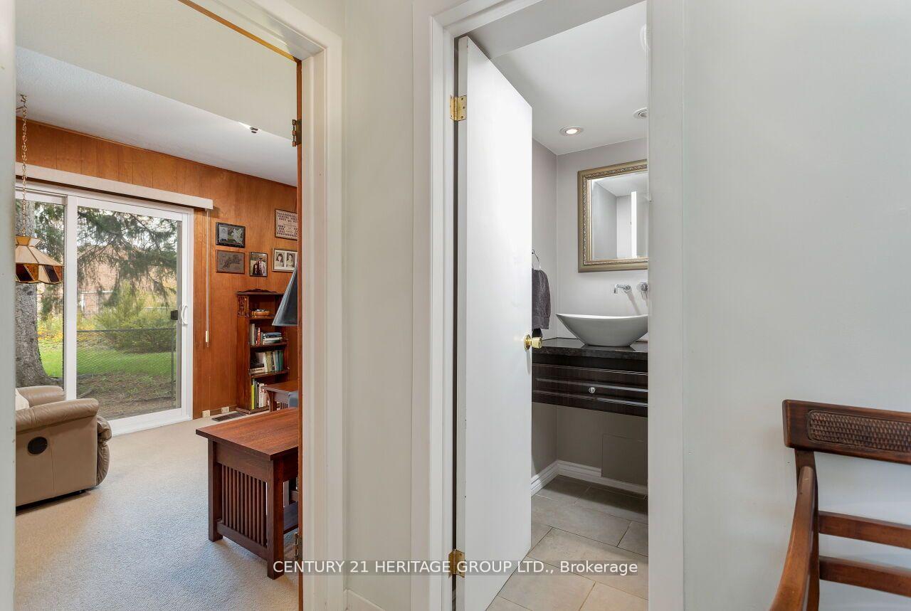 Photo 3 of 46 Marathon Crescent, North York, Newtonbrook West — HOMEH