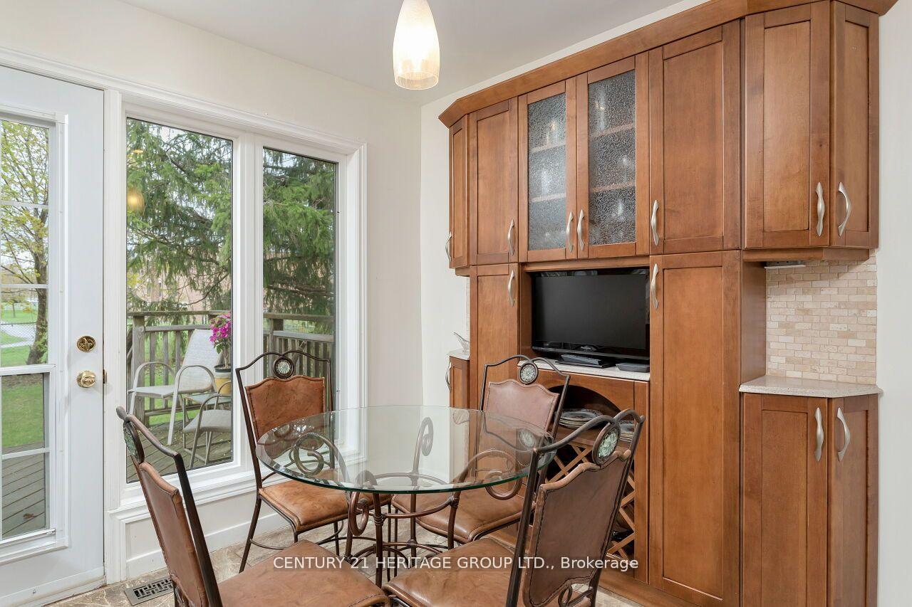 Photo 13 of 46 Marathon Crescent, North York, Newtonbrook West — HOMEH