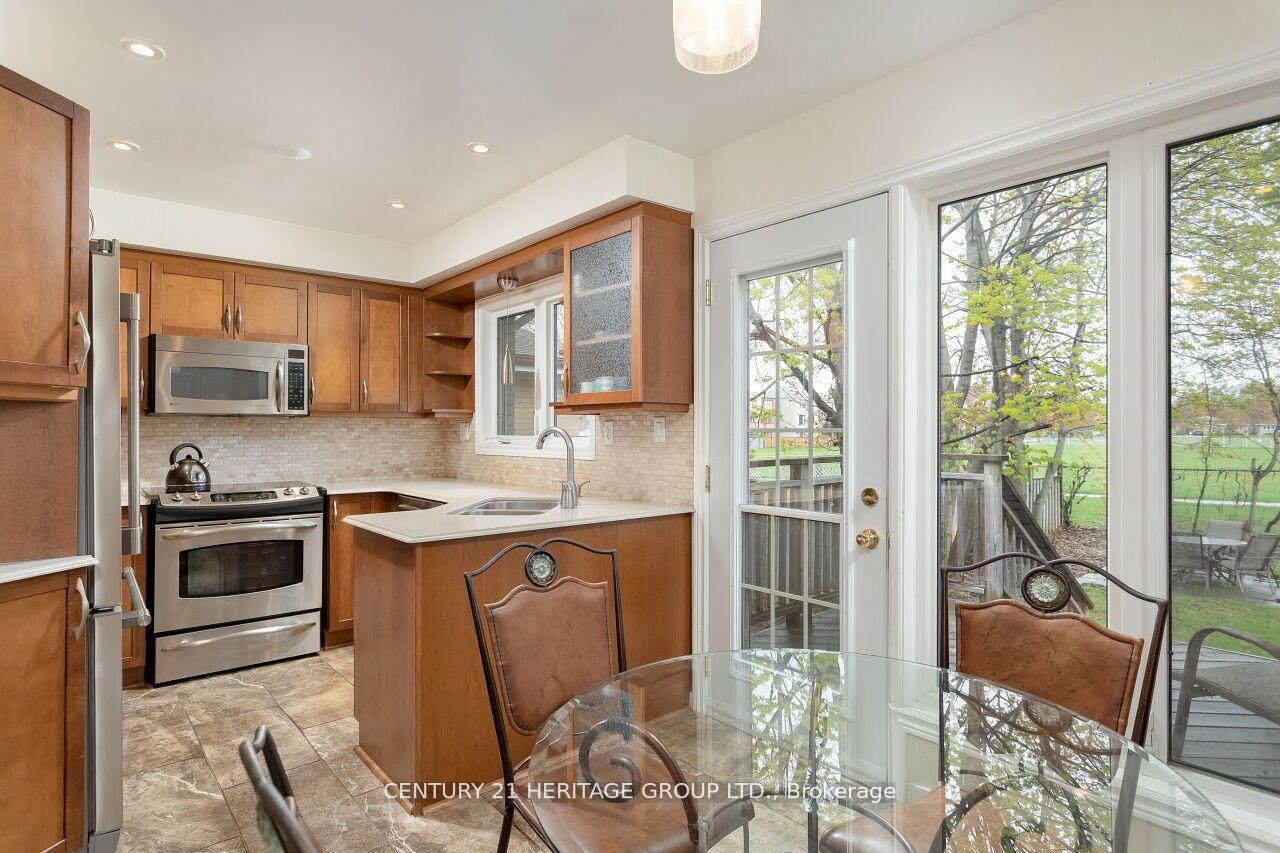 Photo 14 of 46 Marathon Crescent, North York, Newtonbrook West — HOMEH