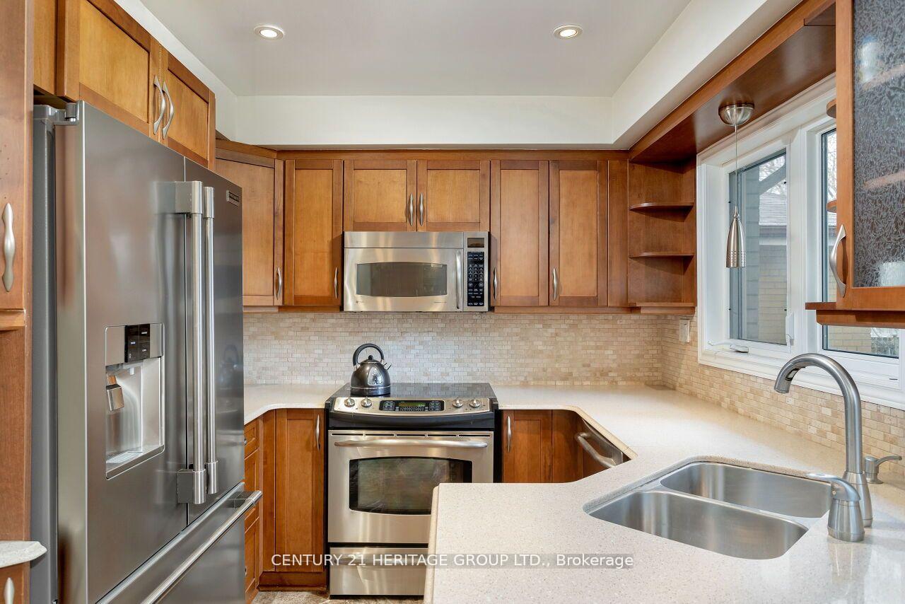 Photo 15 of 46 Marathon Crescent, North York, Newtonbrook West — HOMEH