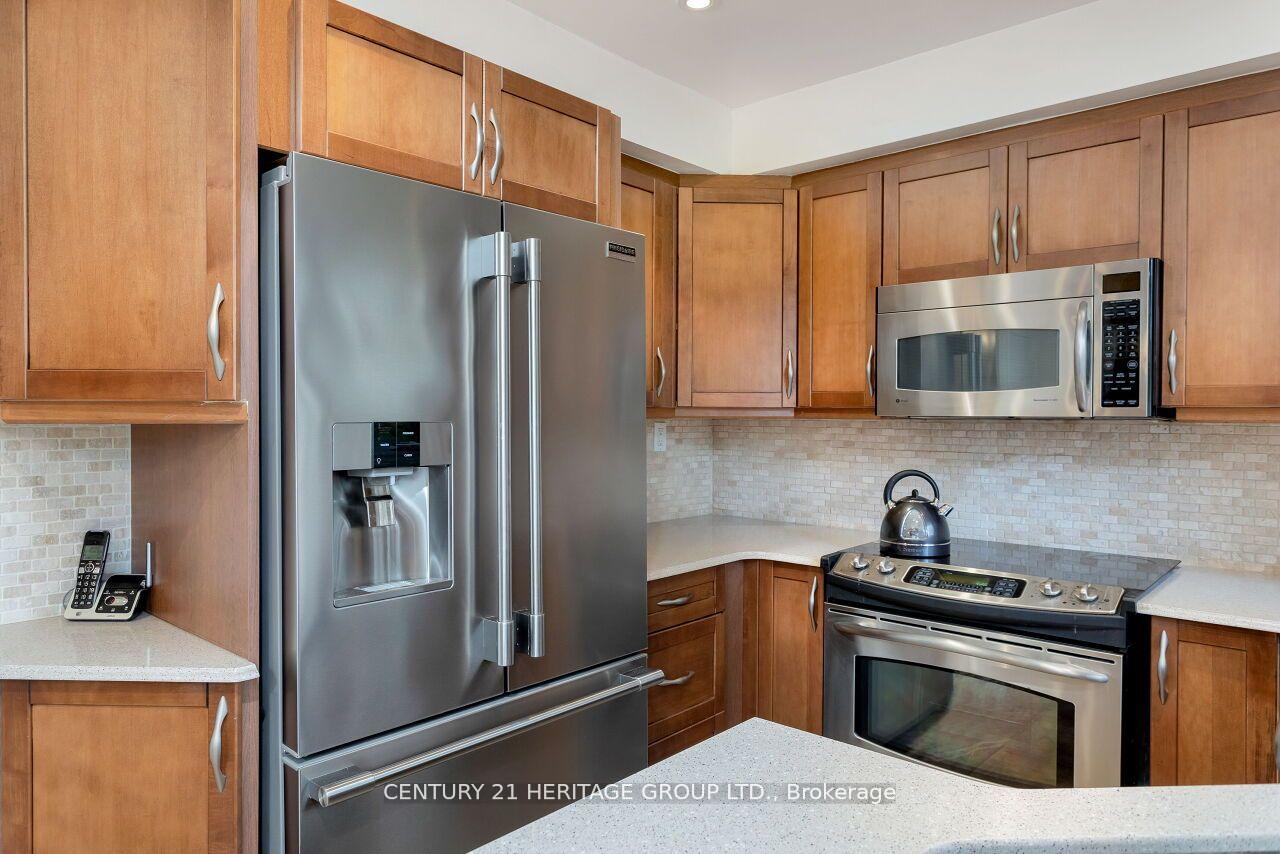 Photo 16 of 46 Marathon Crescent, North York, Newtonbrook West — HOMEH