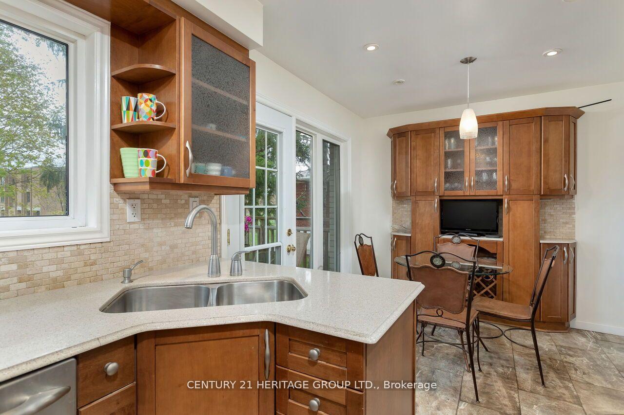 Photo 17 of 46 Marathon Crescent, North York, Newtonbrook West — HOMEH