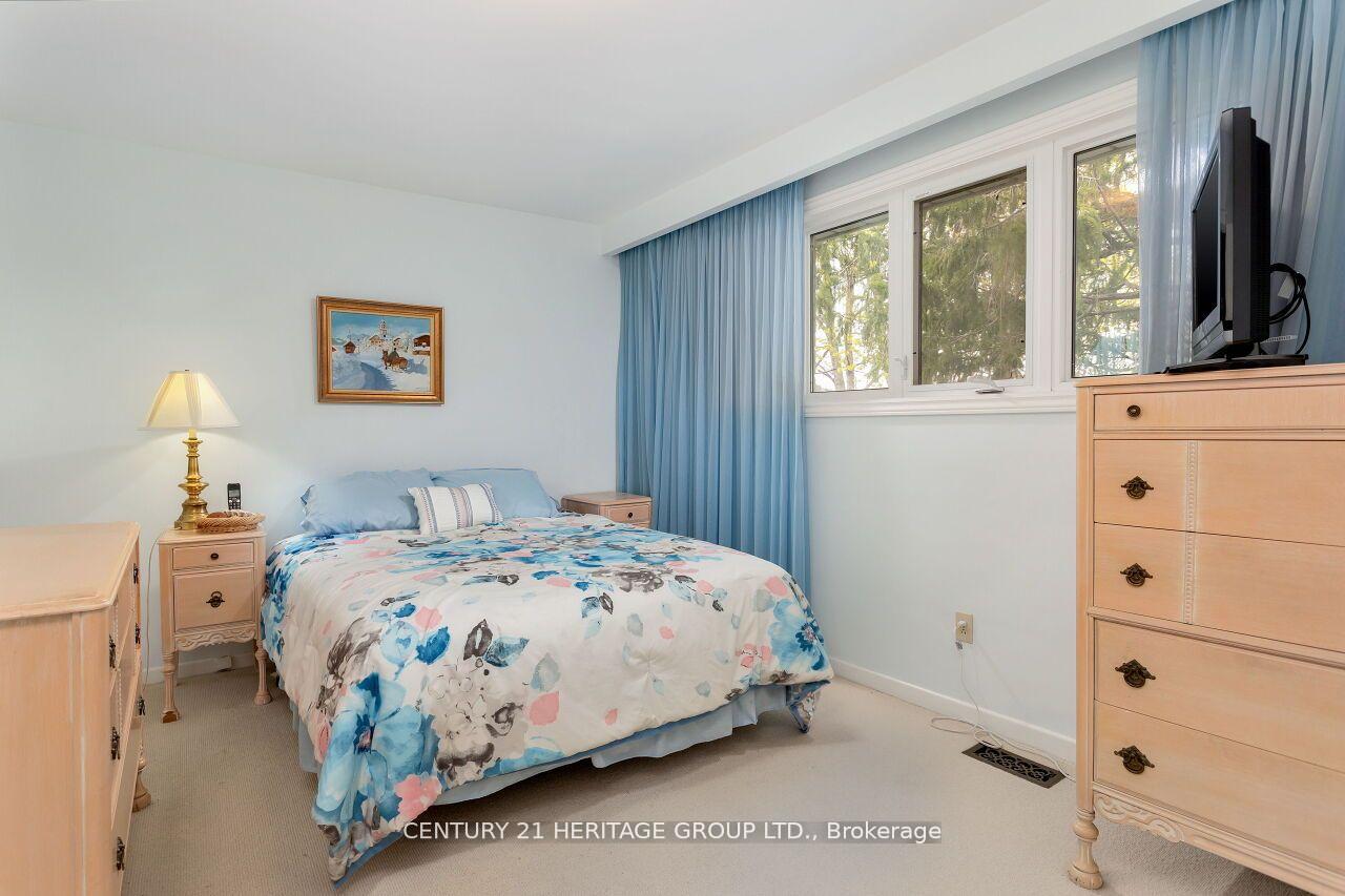 Photo 20 of 46 Marathon Crescent, North York, Newtonbrook West — HOMEH
