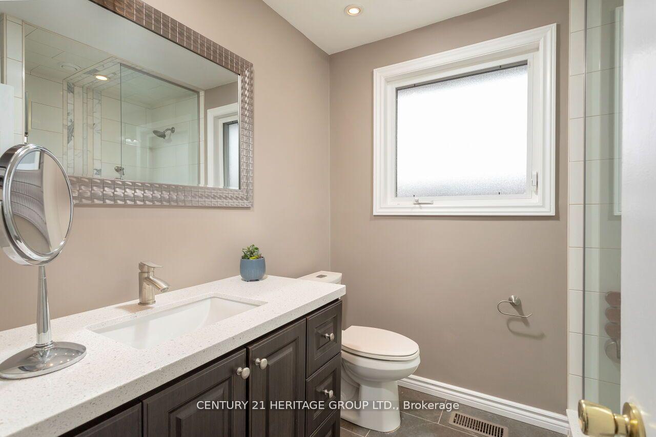 Photo 23 of 46 Marathon Crescent, North York, Newtonbrook West — HOMEH