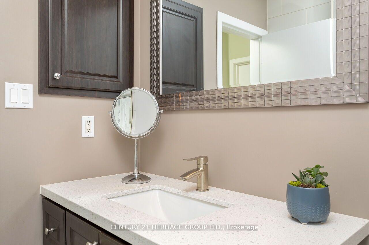 Photo 25 of 46 Marathon Crescent, North York, Newtonbrook West — HOMEH