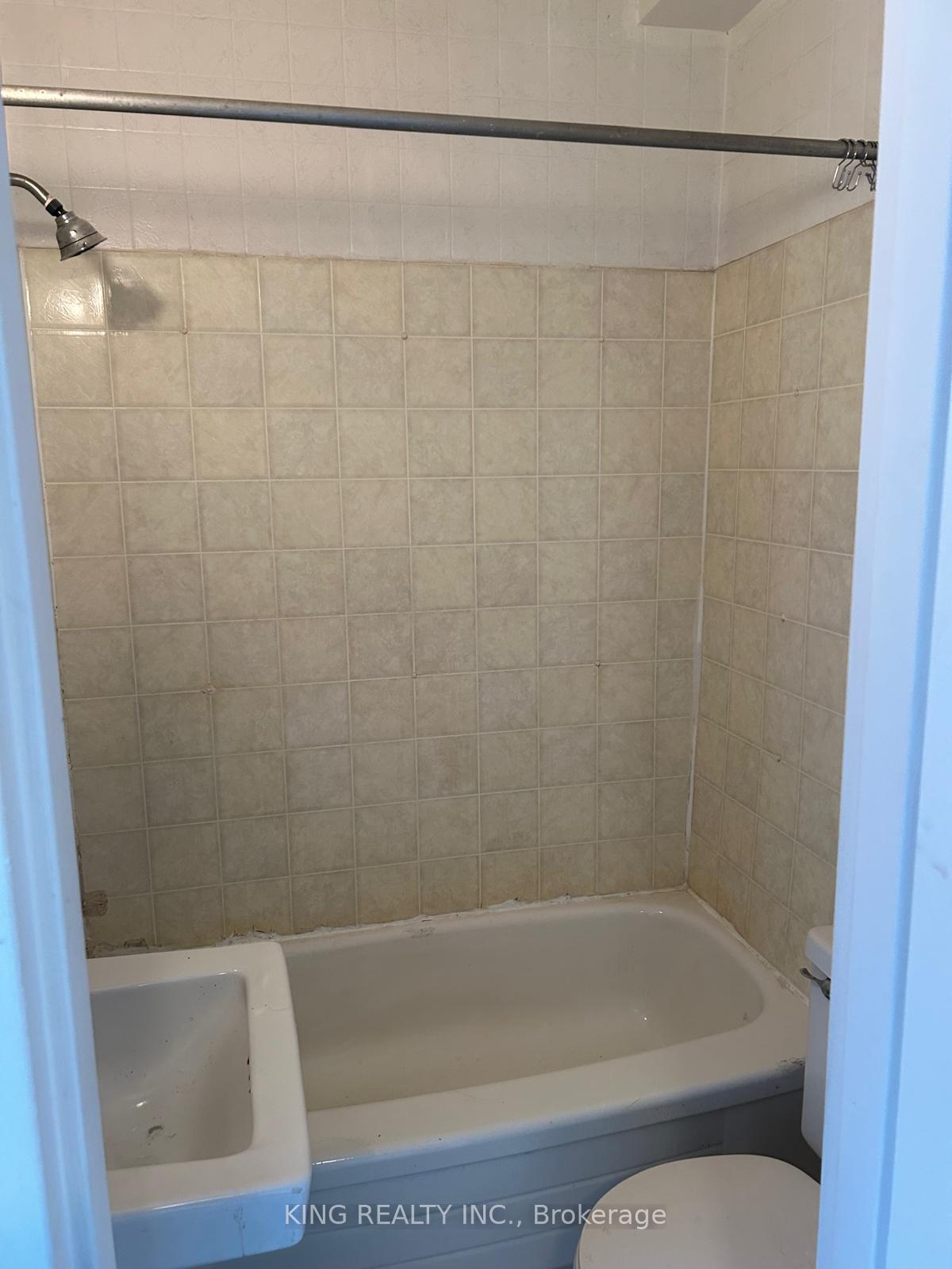 Photo 4 of Unit 103, 2 Elm Grove Avenue, Toronto, South Parkdale — HOMEH