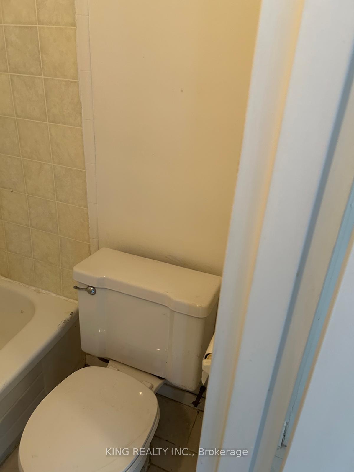 Photo 5 of Unit 103, 2 Elm Grove Avenue, Toronto, South Parkdale — HOMEH