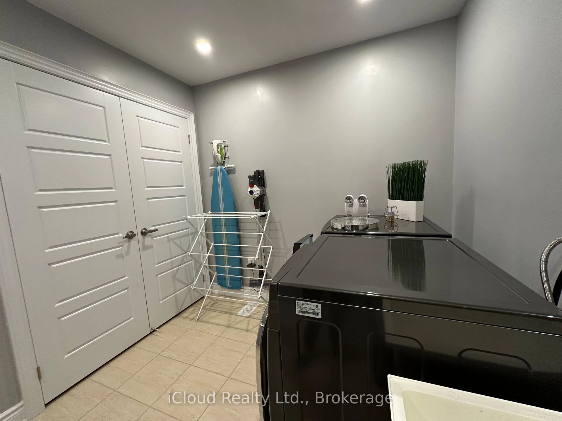 Photo 78 of 56 Esther Crescent, Thorold, Hurricane/Merrittville — HOMEH