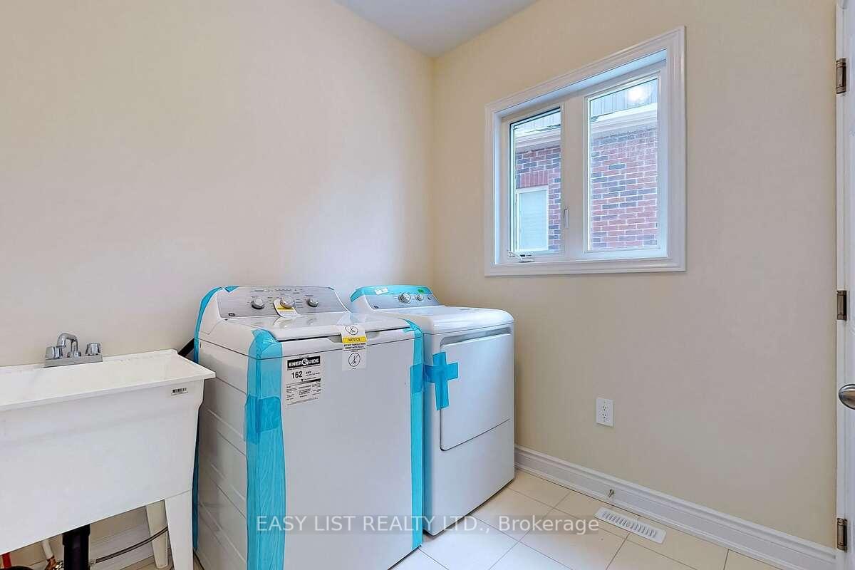 Photo 8 of 3149 Monarch Drive, Orillia — HOMEH