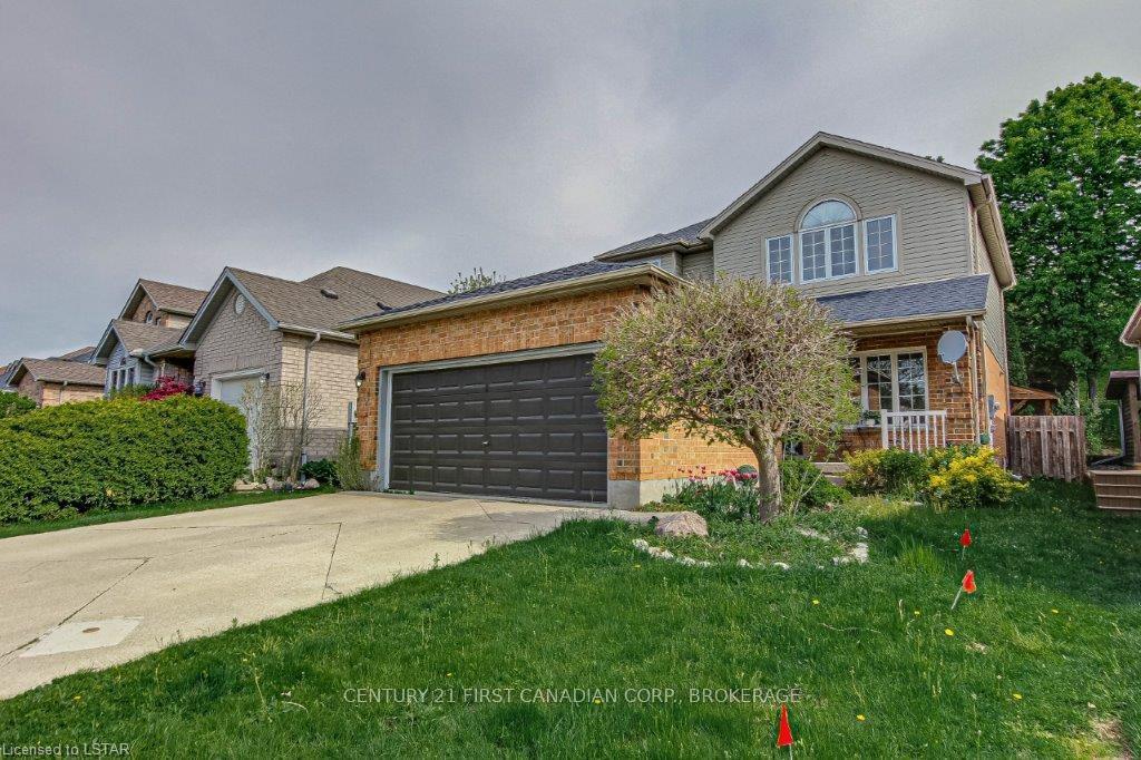 Front of 91 Meadowridge Road