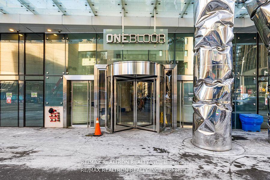 Photo 3 of Unit 6010, 1 Bloor Street E, Toronto, Church-Yonge Corridor — HOMEH