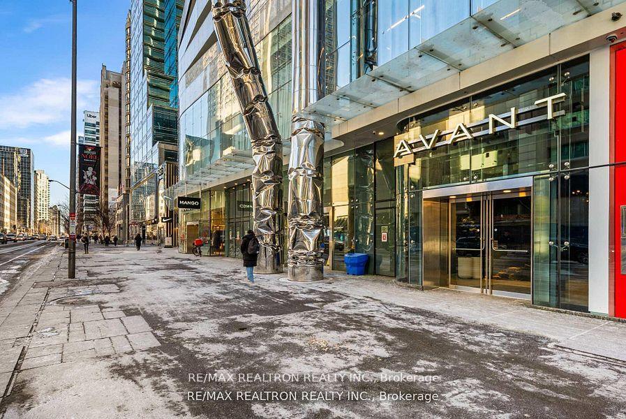 Photo 4 of Unit 6010, 1 Bloor Street E, Toronto, Church-Yonge Corridor — HOMEH