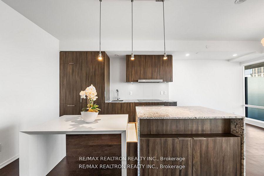 Photo 19 of Unit 6010, 1 Bloor Street E, Toronto, Church-Yonge Corridor — HOMEH