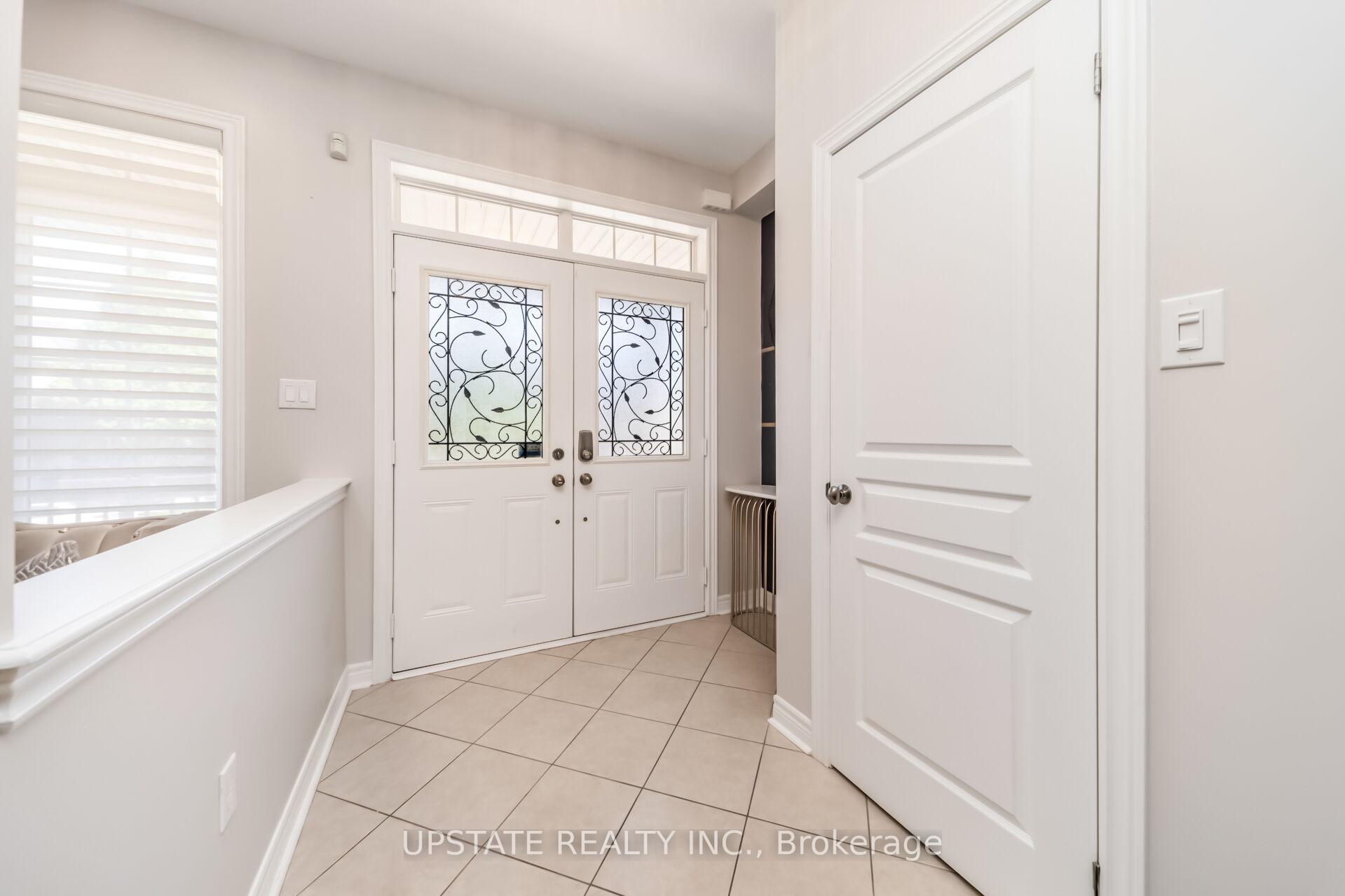 Photo 4 of 150 Lloyd Sanderson Drive, Brampton, Credit Valley — HOMEH