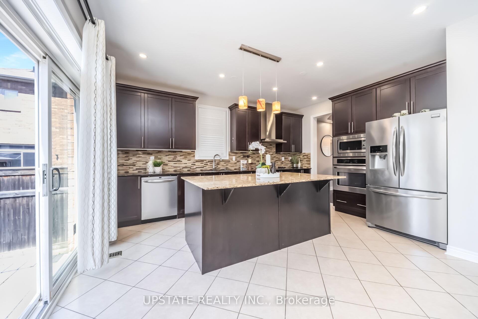 Photo 12 of 150 Lloyd Sanderson Drive, Brampton, Credit Valley — HOMEH