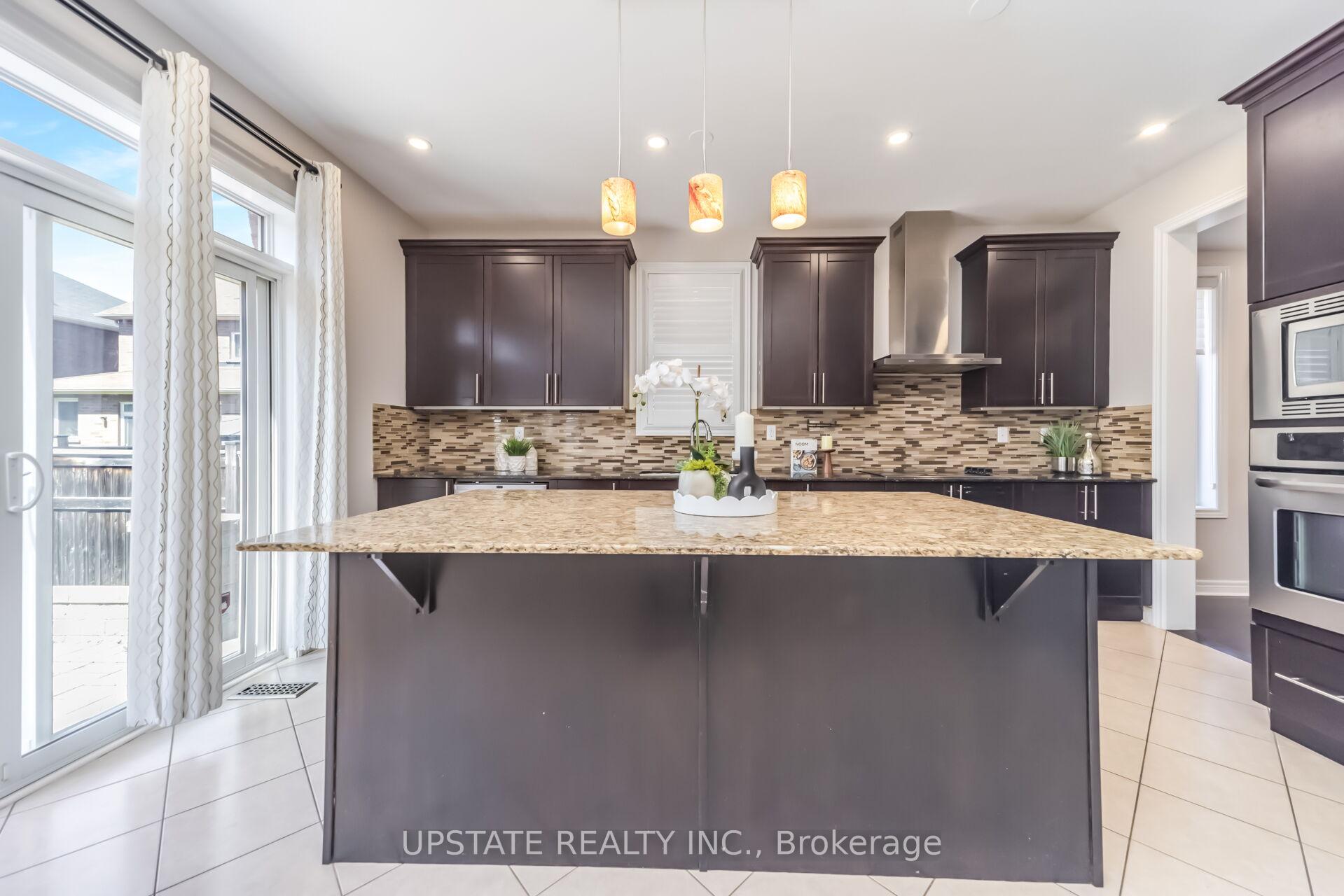 Photo 13 of 150 Lloyd Sanderson Drive, Brampton, Credit Valley — HOMEH