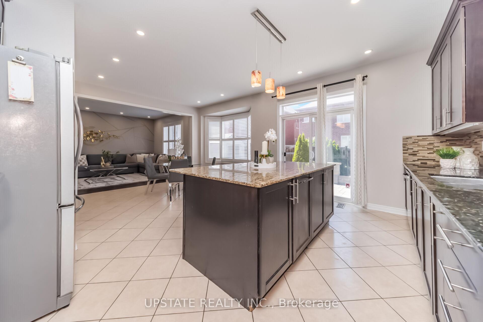 Photo 16 of 150 Lloyd Sanderson Drive, Brampton, Credit Valley — HOMEH