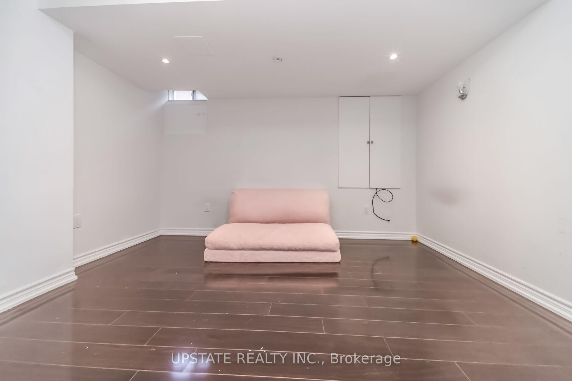 Photo 37 of 150 Lloyd Sanderson Drive, Brampton, Credit Valley — HOMEH