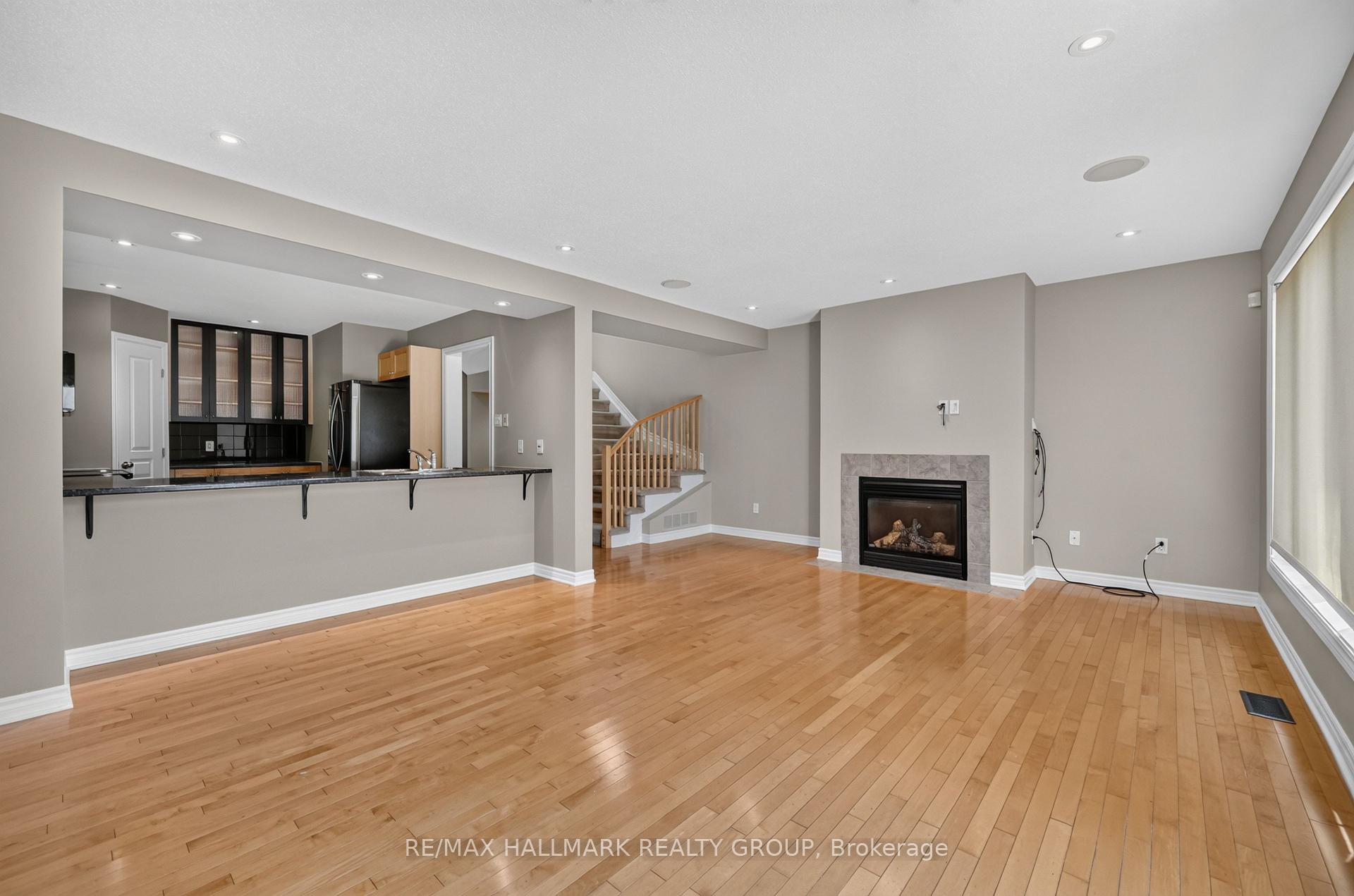 Photo 8 of 2028 Melette Crescent, Ottawa, Avalon East — HOMEH