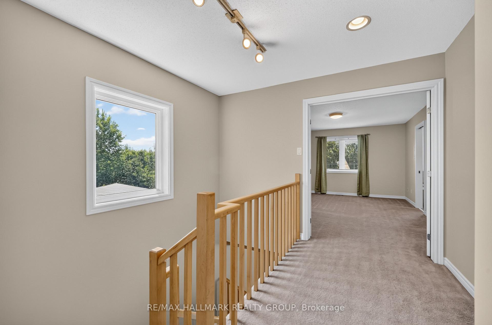 Photo 16 of 2028 Melette Crescent, Ottawa, Avalon East — HOMEH